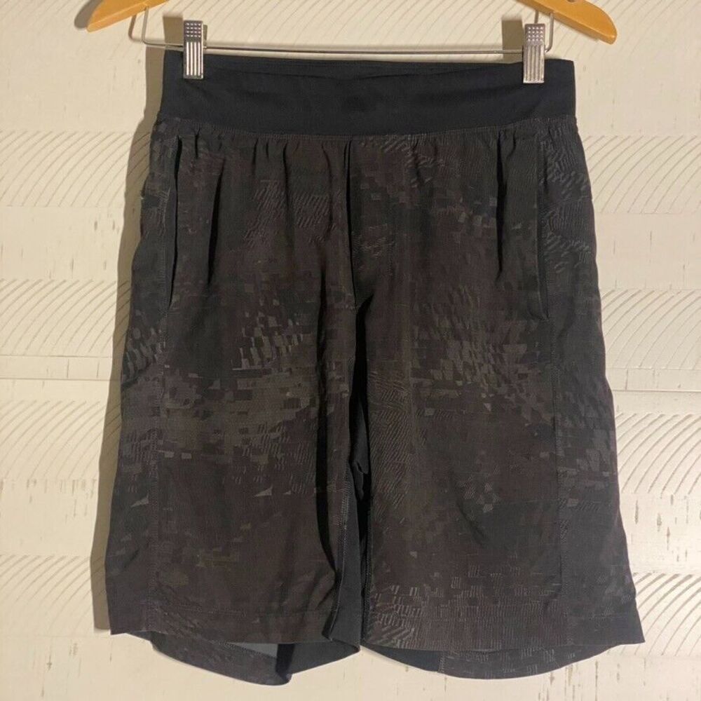 Lululemon Linerless Athletic Shorts Black drawstring, zip pocket  men S
